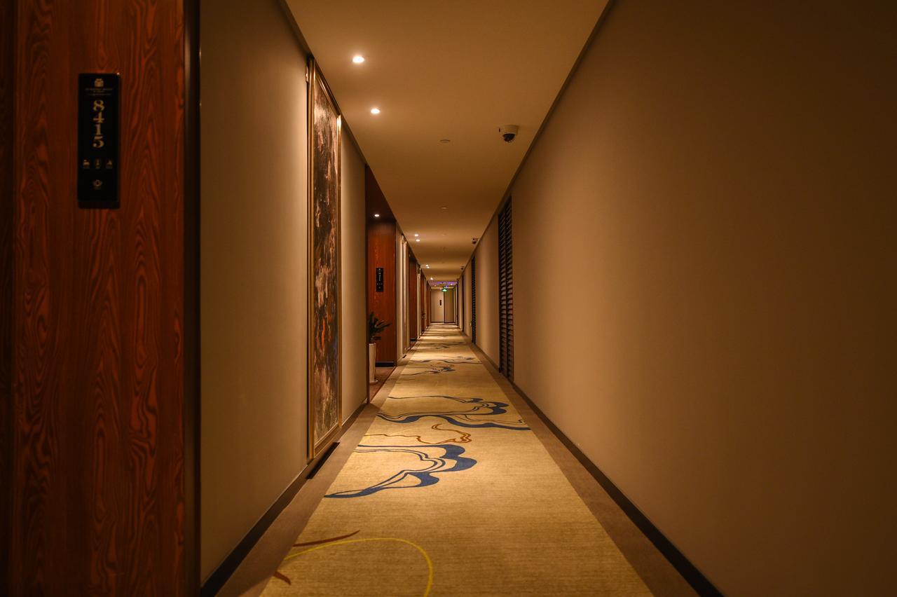 Metropolo,Shanghai,Hongqiao Airport,Wuzhong Road 외부 사진